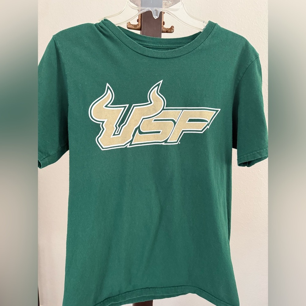USF South Florida Bulls Adidas “The Go To” Tee Size Medium -Adidas logo on back